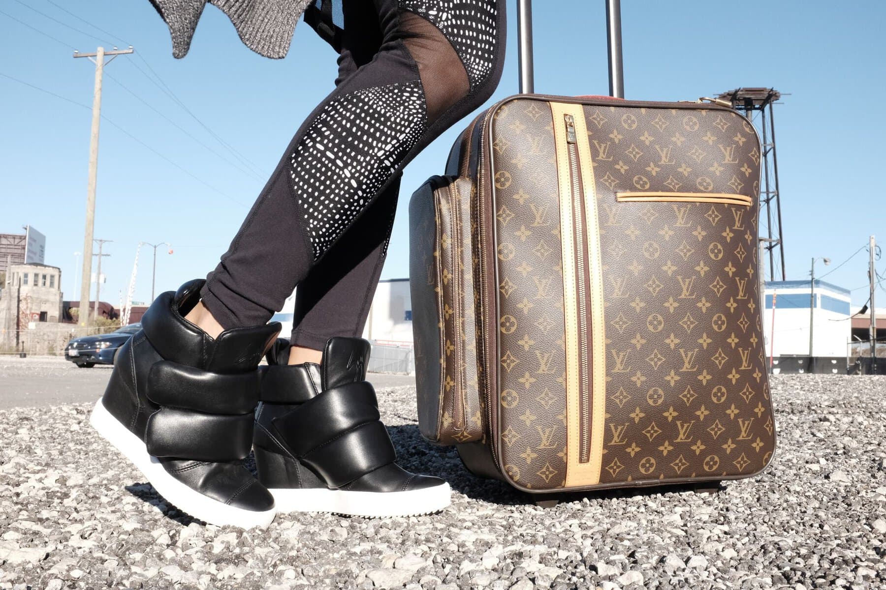 Janet Mandell of Fashionaholic travel essentials
