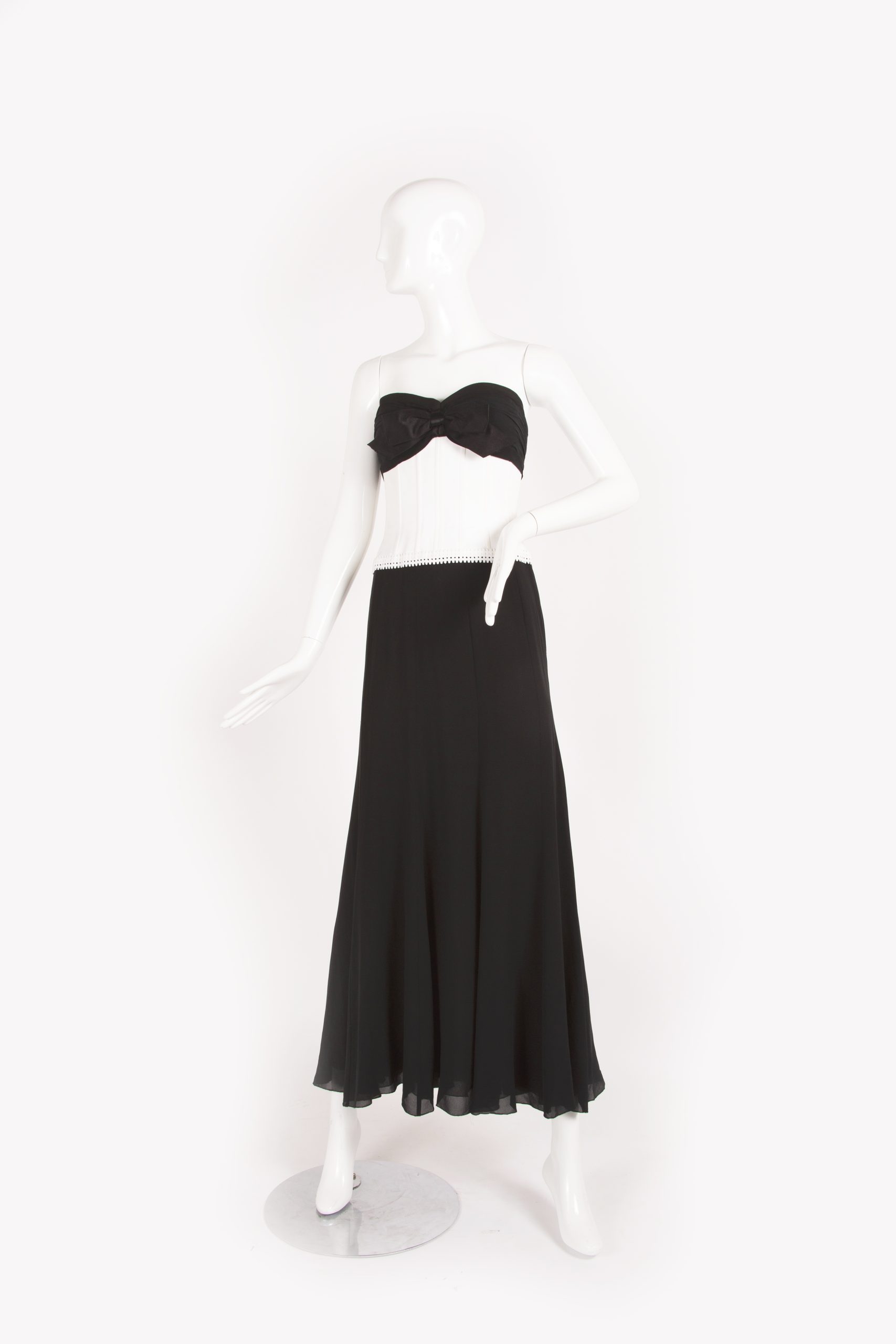 Shop CHANEL 2023 Cruise Dress Black Glitter by 紬tumugi